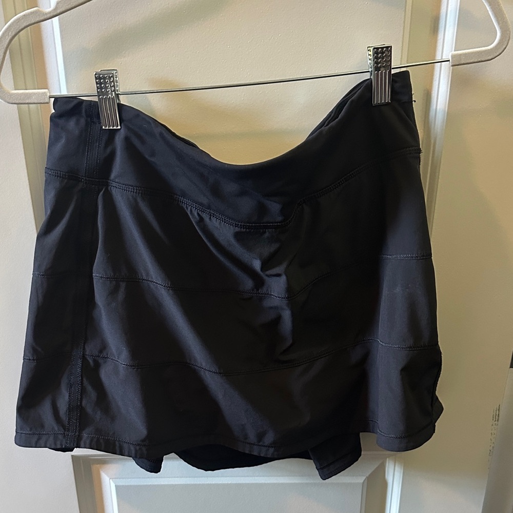 Lululemon Black Athletic Skirt w/ built in shorts size 8